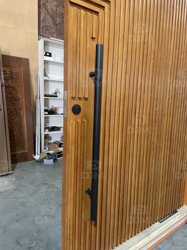 Grille Design Solid Wood Pivot Door - 图片 3