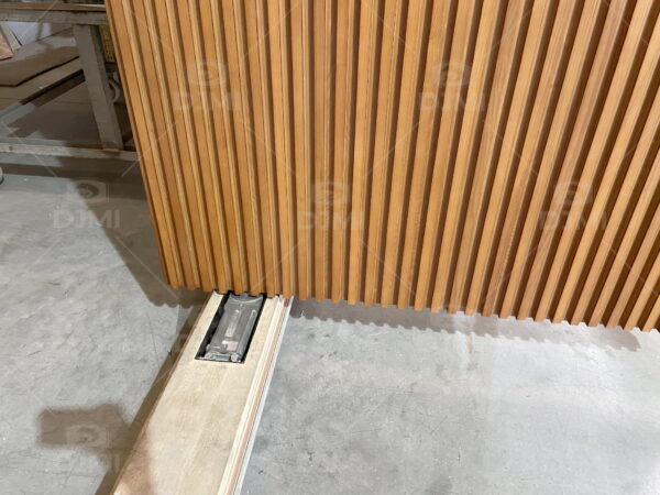 Grille Design Solid Wood Pivot Door - 图片 6